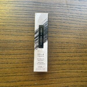 Fenty Beauty Hella Thicc Volumizing Mascara Mini